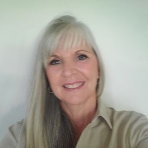 Meet your Posher, Cynthia